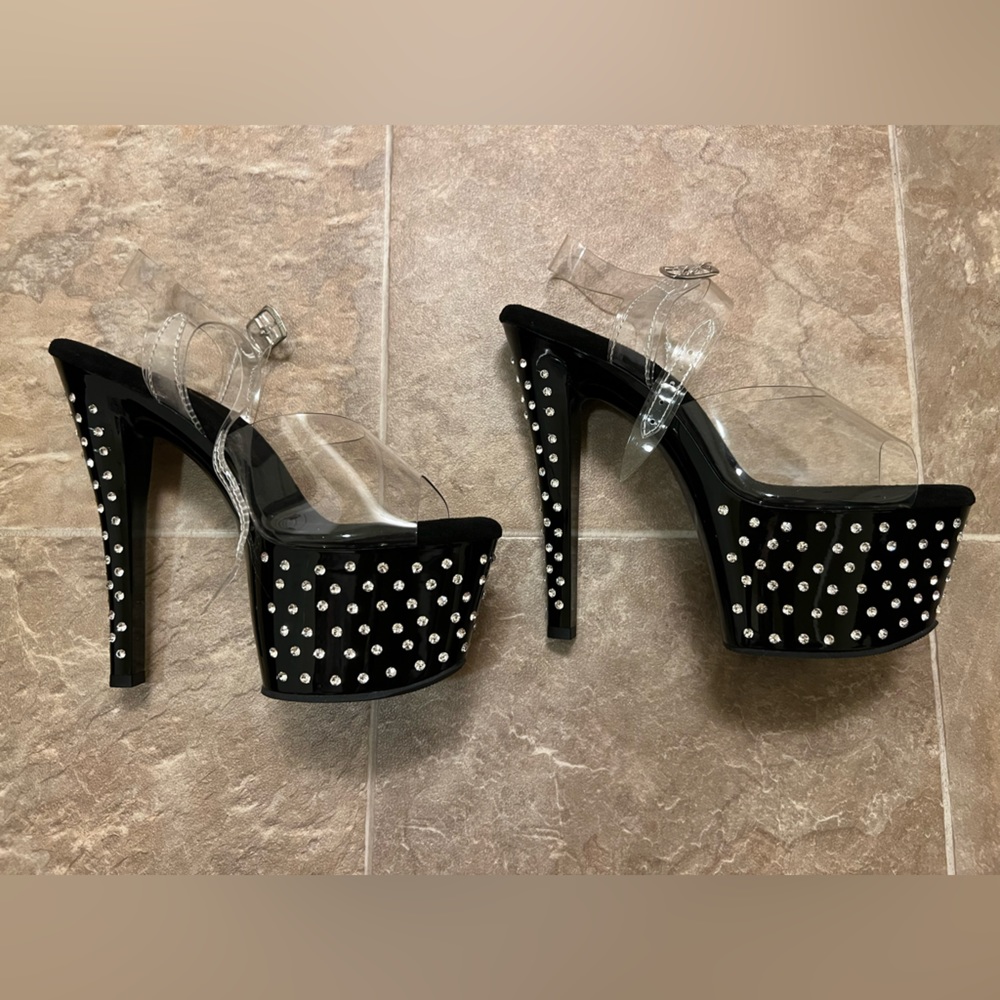 Pleaser 7 in stud heels brand new !